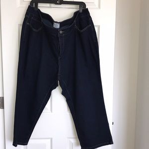Jean Capri plus size 24w 92% cotton 7% poly 1%span